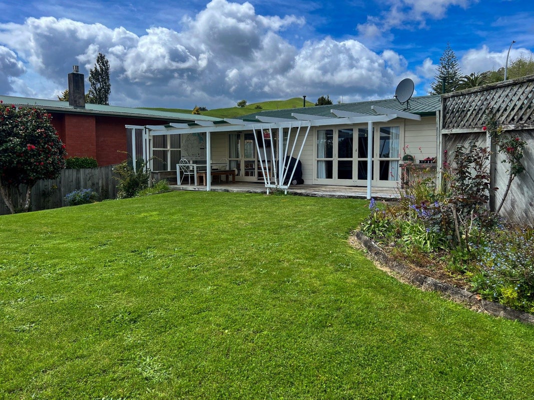 1 Highfield Place, Lynmore, Rotorua - Carousel 1