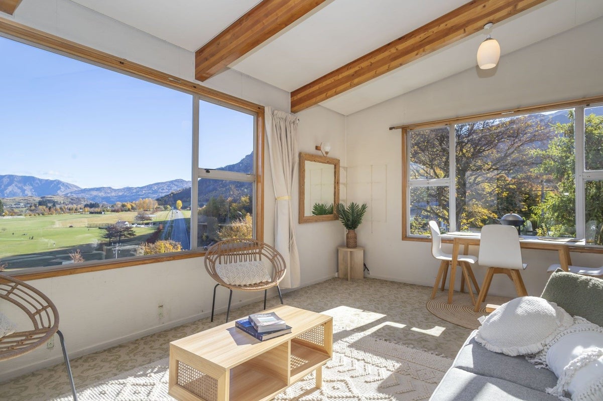 7 Derby Street, Arrowtown, Arrowtown - Carousel 1