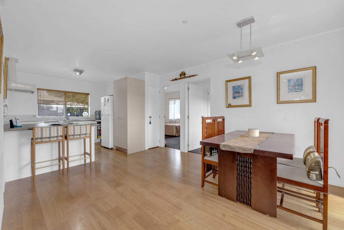 220 Te Irirangi Drive, Flat Bush, Auckland - Carousel 2
