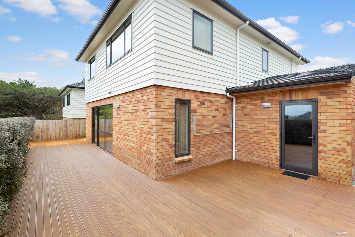 35 Springvale Drive, Fairview Heights, Auckland - Carousel 2