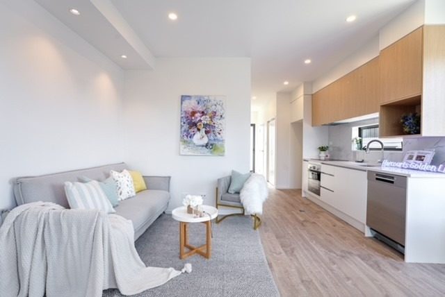 4B Unsworth Drive, Unsworth Heights, Auckland - Carousel 1