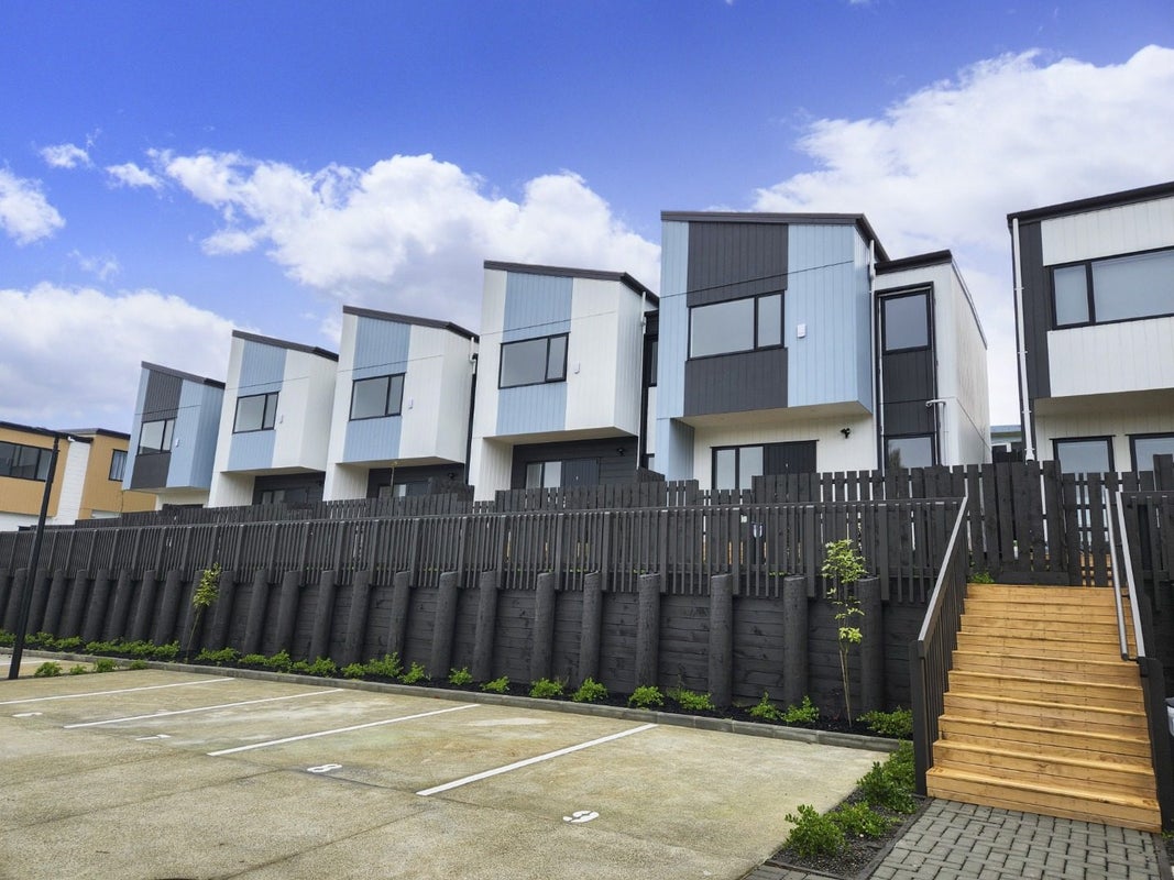 7/27 Glenorchy Street, Glen Eden, Waitakere City, Auckland - Carousel 1