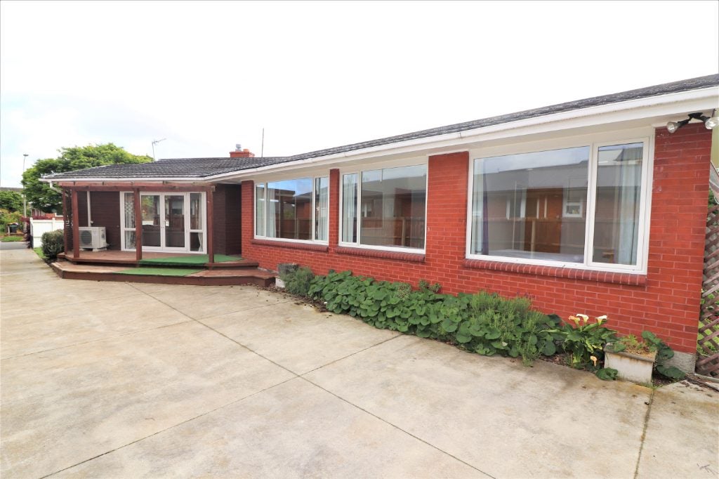 15 Newbridge Place, Ilam, Christchurch - Carousel 1