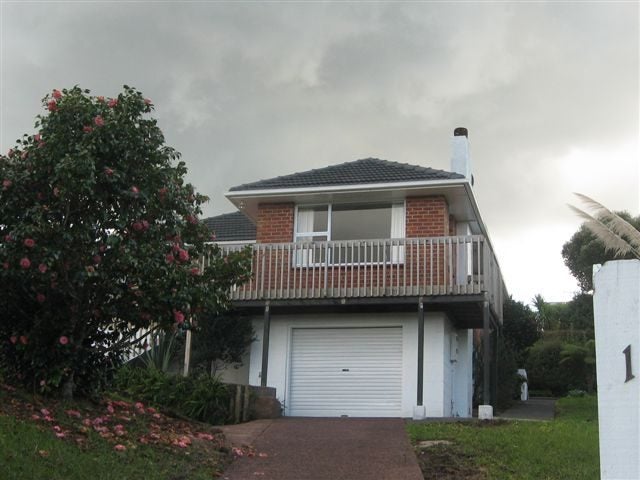 11 Jellicoe Road, Murrays Bay, Auckland - Carousel 1