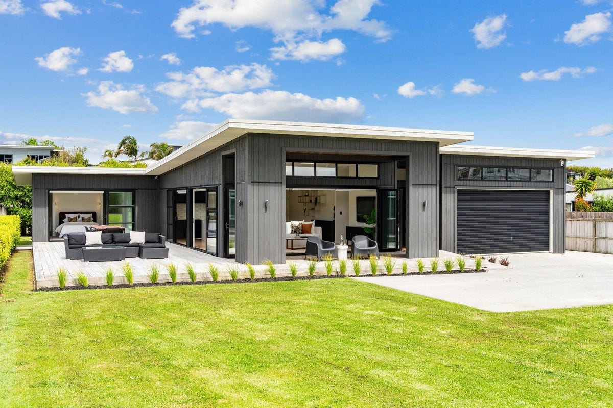 17 Parklands Avenue, Mangawhai Heads, Mangawhai - Carousel 1