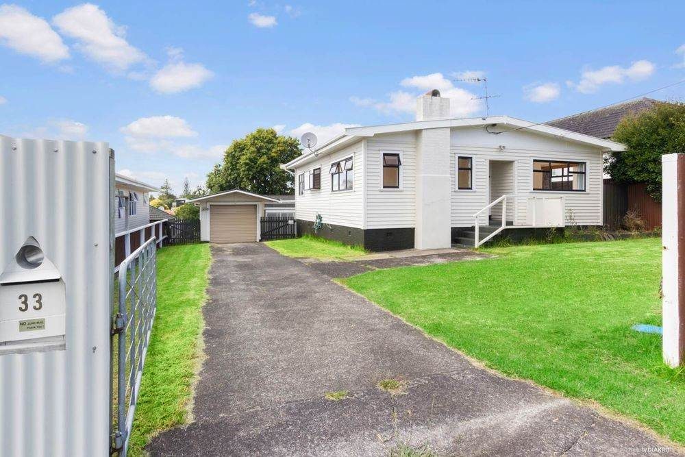 33 Eastglen Road, Glen Eden, Auckland - Carousel 1