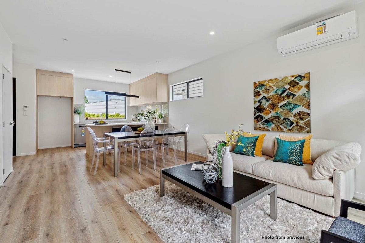 2/58 Sylvan Crescent, Te Atatu South, Auckland - Carousel 2