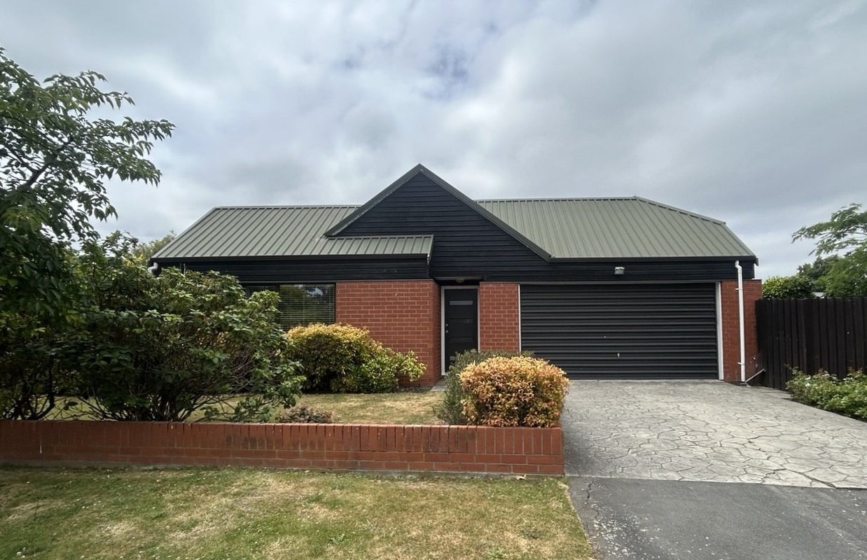 4 Glenburn Place, Avonhead, Christchurch - Carousel 1