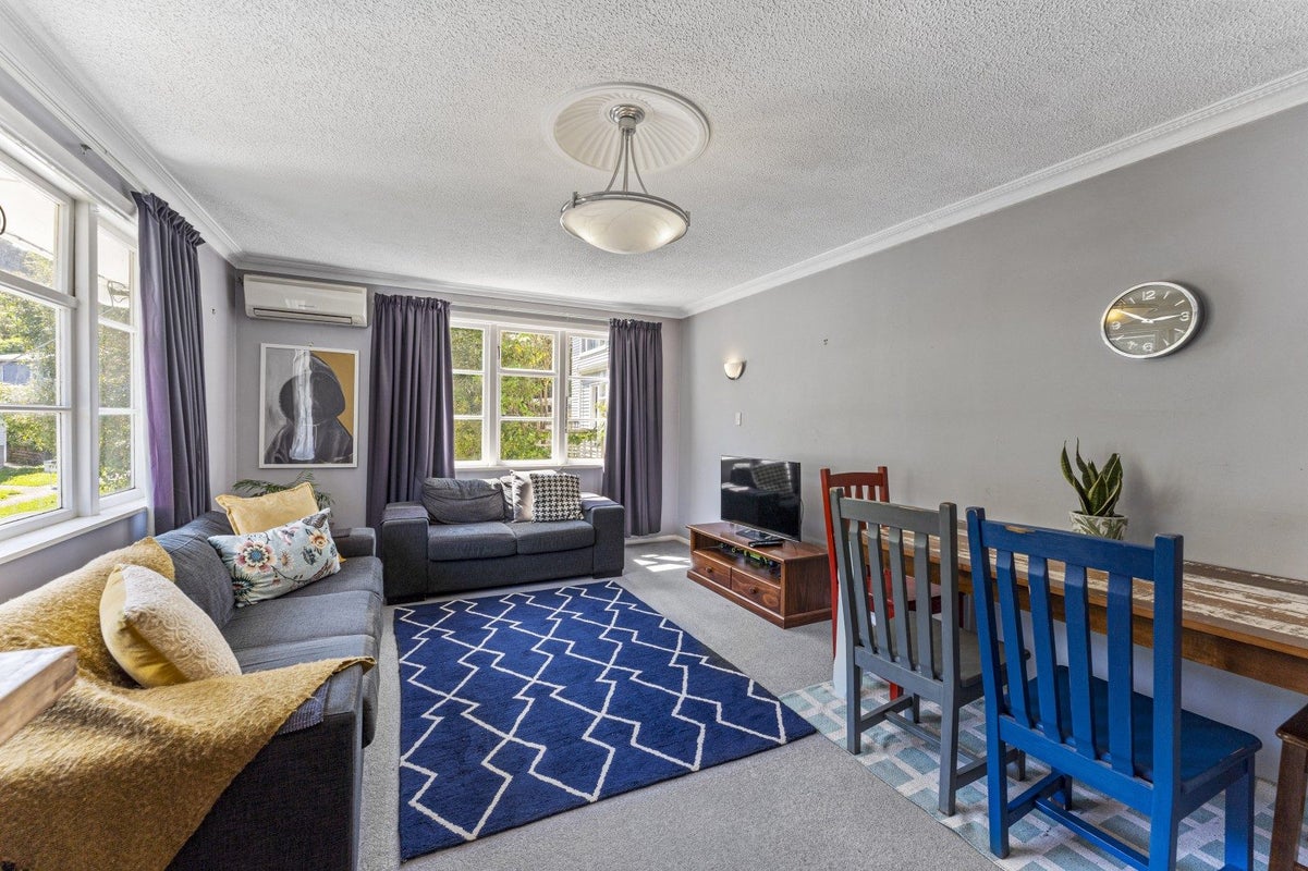 52 Bird Grove, Stokes Valley, Lower Hutt - Carousel 2