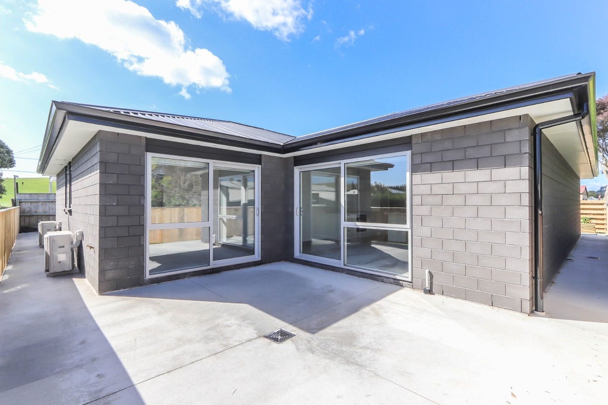 44 Egmont Road, Waiwhakaiho, New Plymouth - Carousel 2