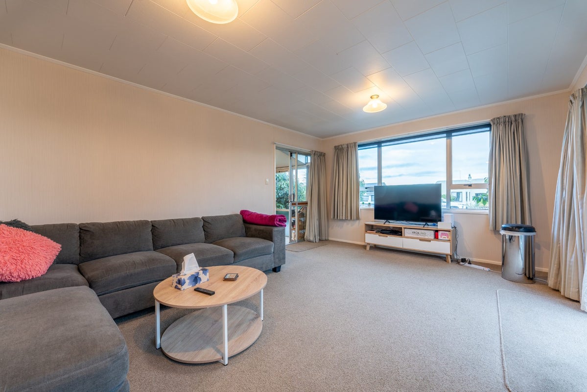 A1/207 Otipua Road, West End, Timaru - Carousel 2
