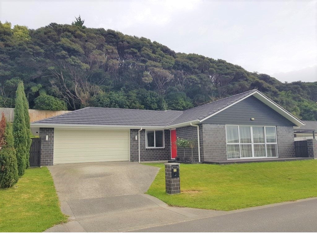 17 Banks Boulevard, Whitby, Porirua - Carousel 17