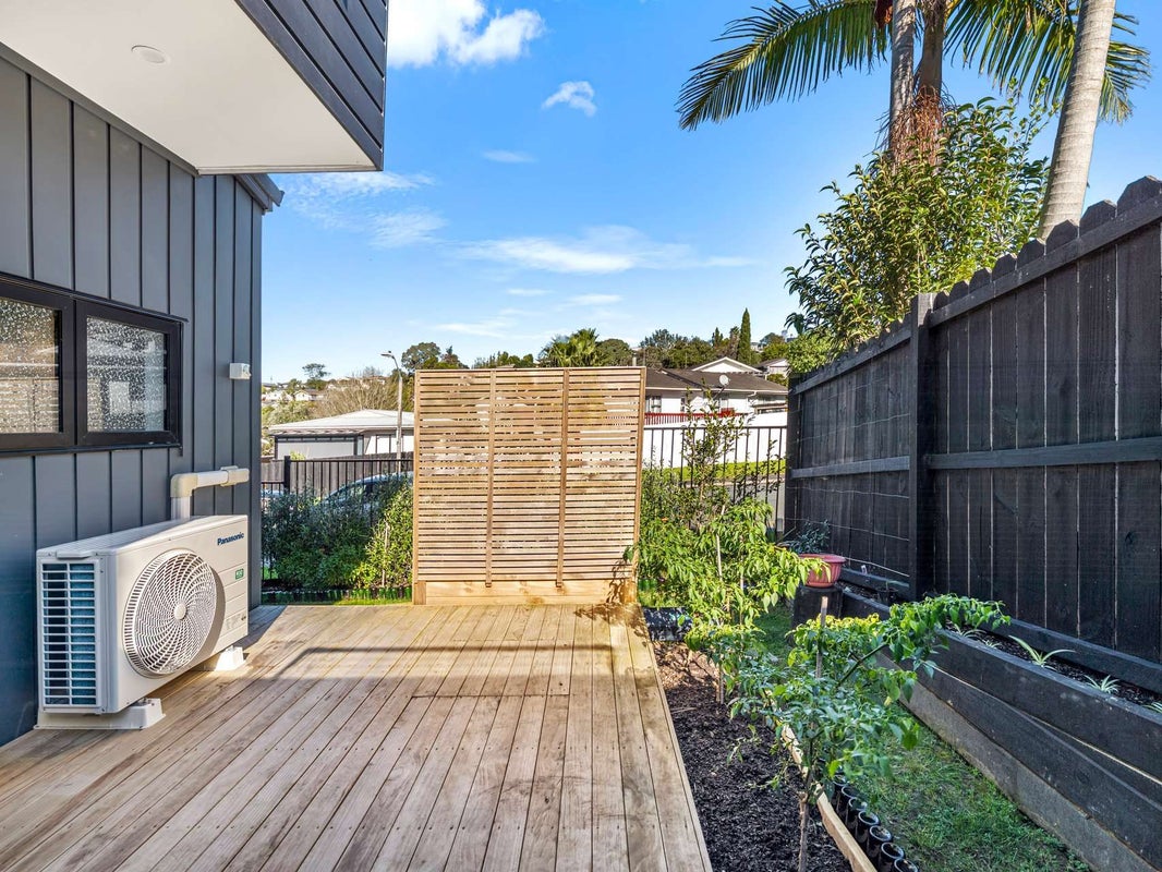 1B Tacitus Place, Totara Vale, North Shore City, Auckland - Carousel 2