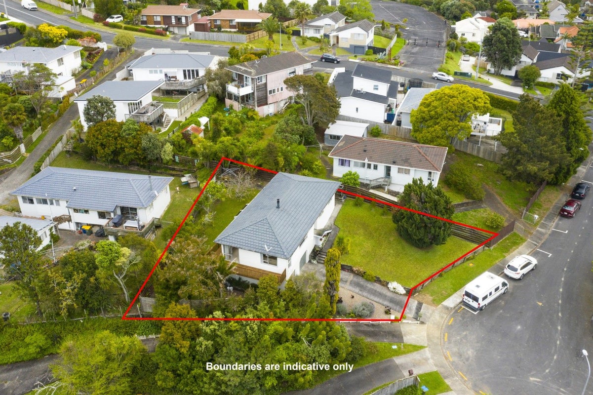 5 Airey Place, Torbay, Auckland - Carousel 1