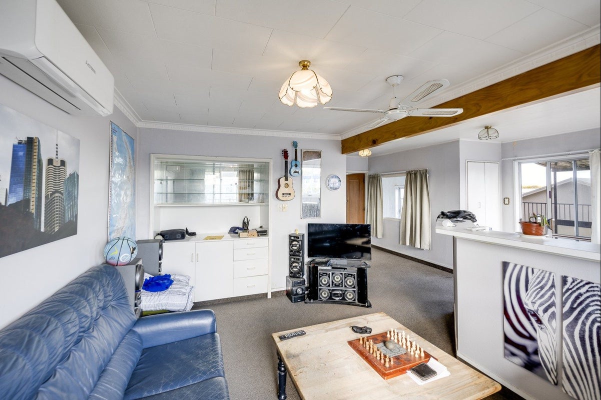 2/8 Lee Road, TARADALE, NAPIER - Carousel 2