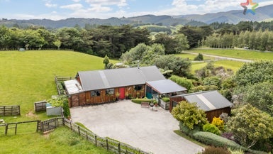 60 Kakariki Way, Whitemans Valley, Upper Hutt - Carousel 1