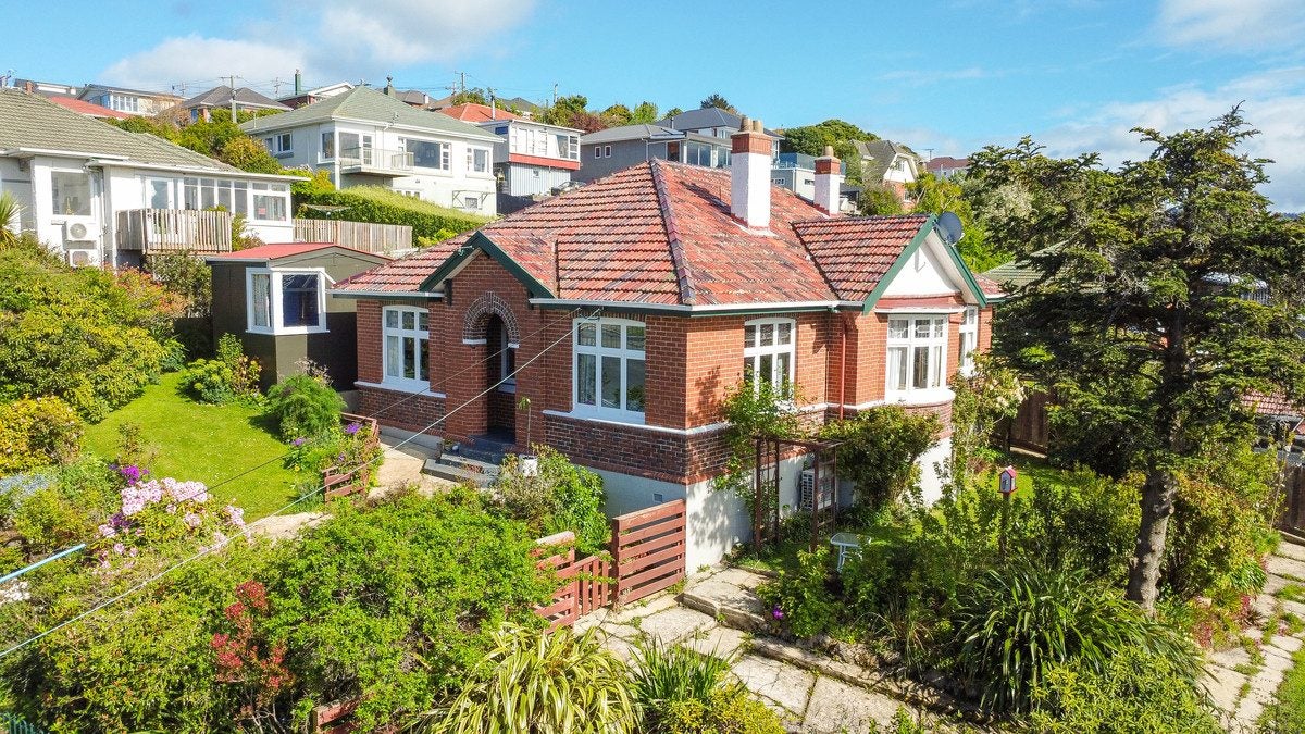 56 Middleton Road, Kew, Dunedin - Carousel 1