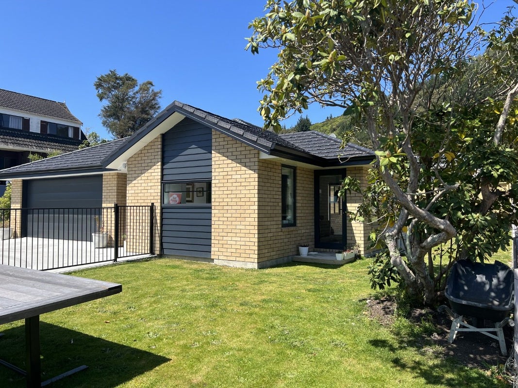 158A Waikawa Road, Picton - Carousel 1
