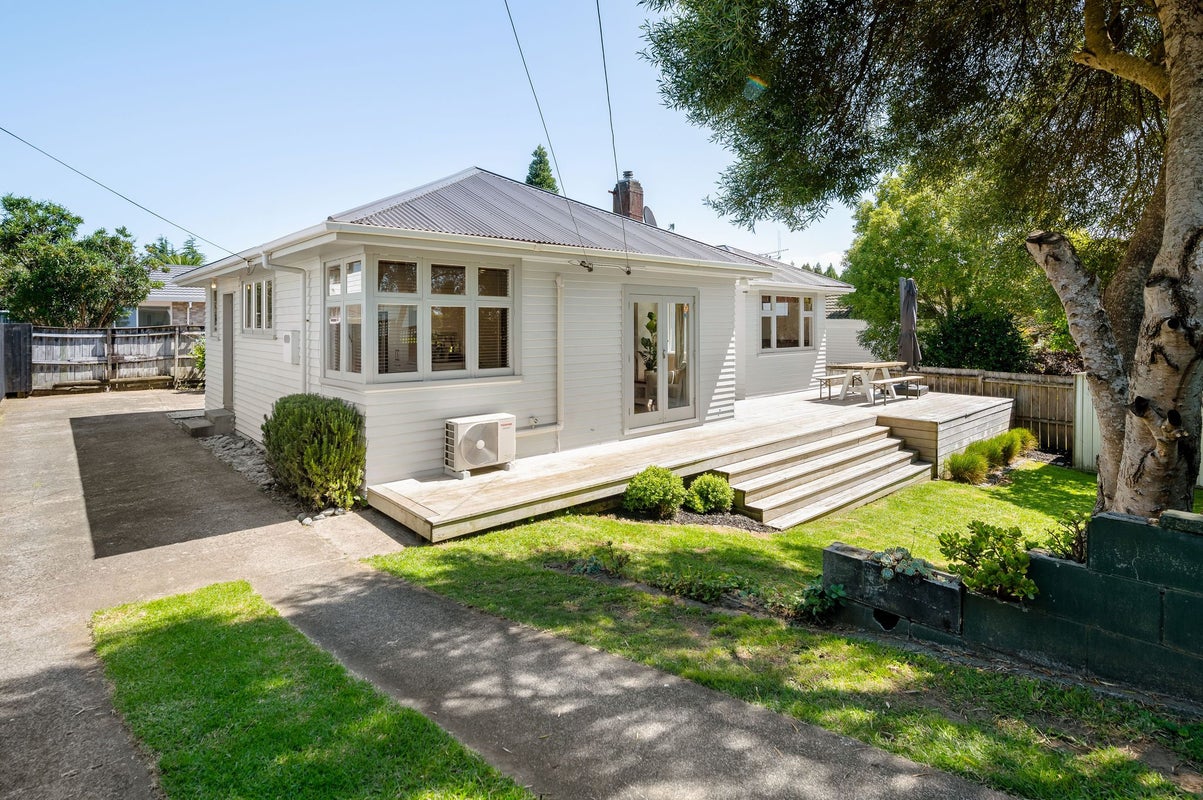 23 Mitcham Avenue, Forest Lake, Hamilton - Carousel 2