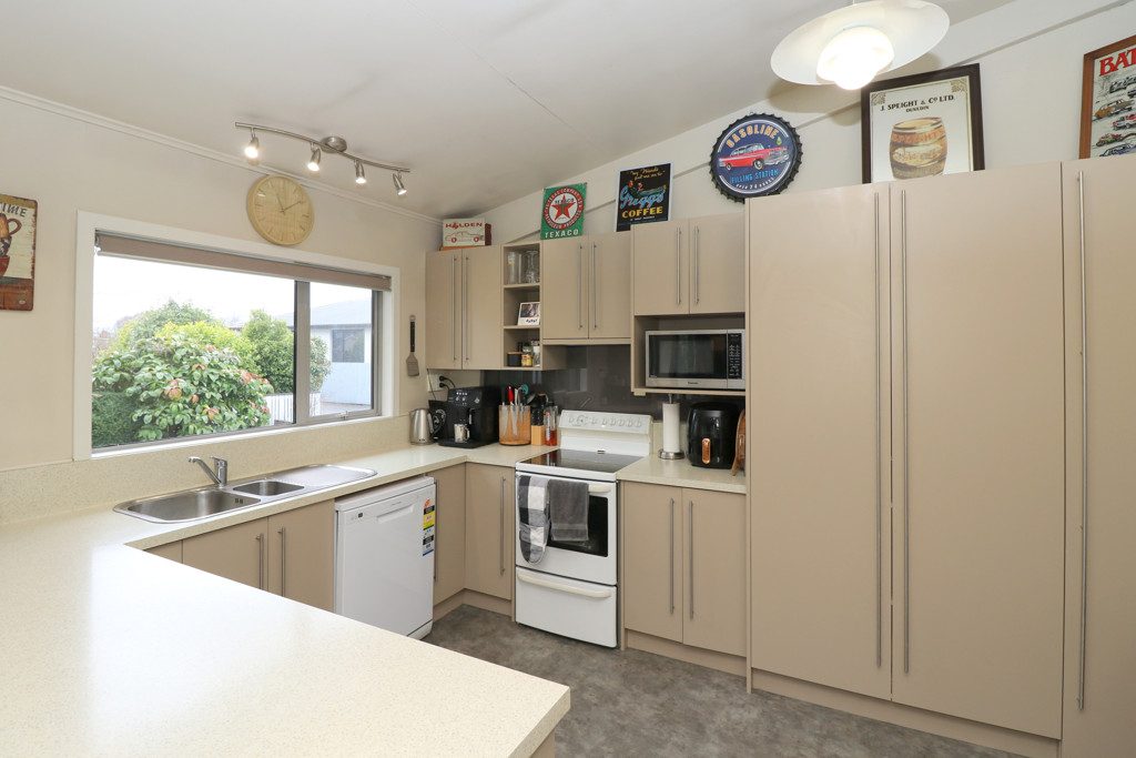 11 King Street, Windsor, Invercargill - Carousel 2