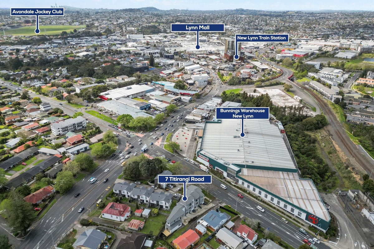 7B Titirangi Road, New Lynn, Auckland - Carousel 2