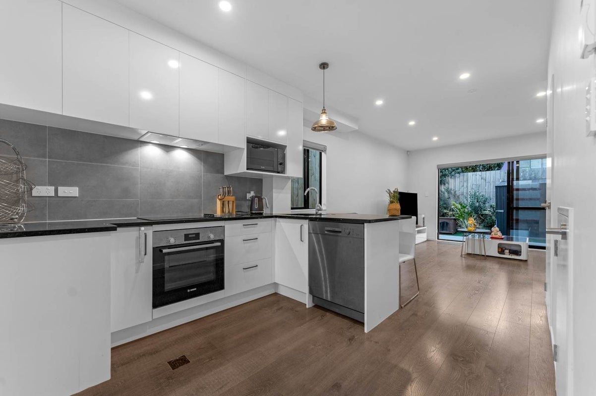 12/8 Arney Road, Ranui, Auckland - Carousel 2