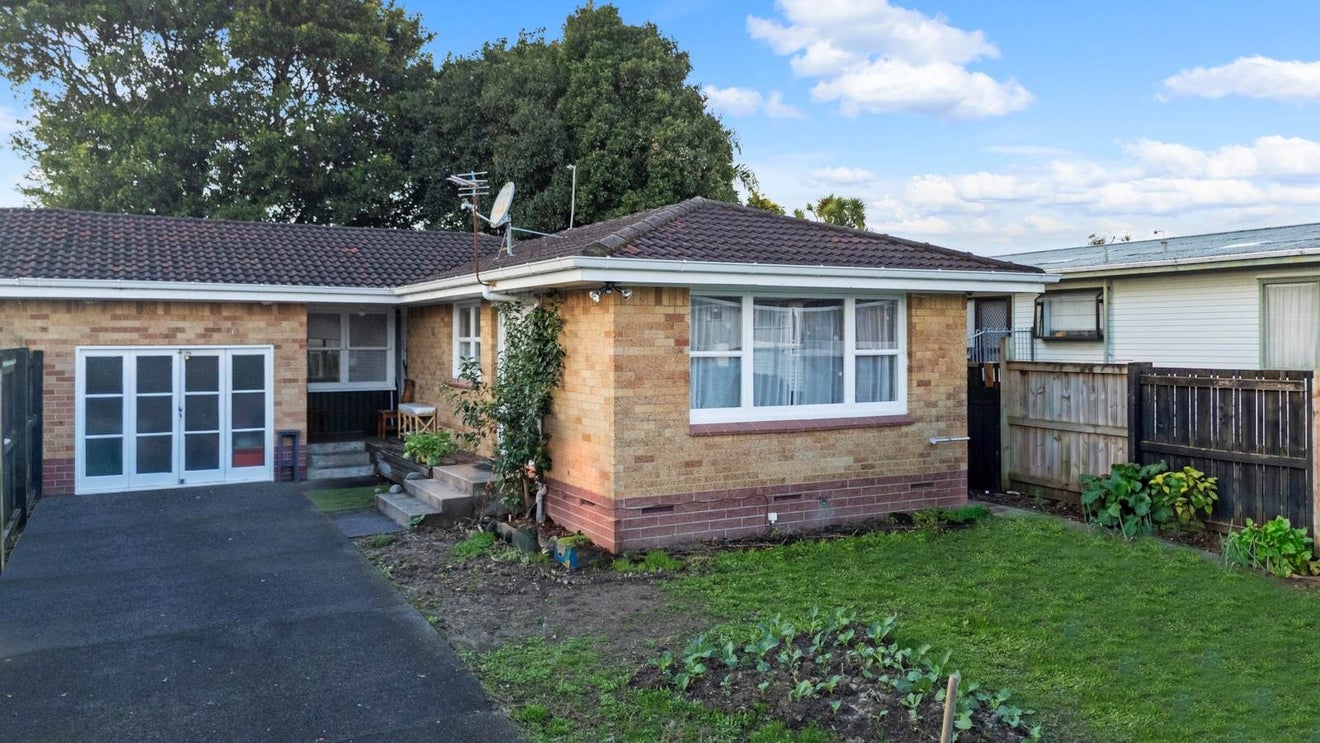 6B Hooker Place, Papatoetoe, Auckland - Carousel 2