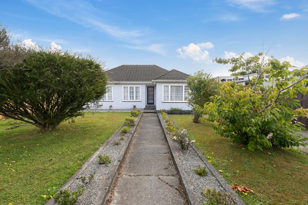 42 Wainuiomata Road, Wainuiomata, Lower Hutt - Carousel 1