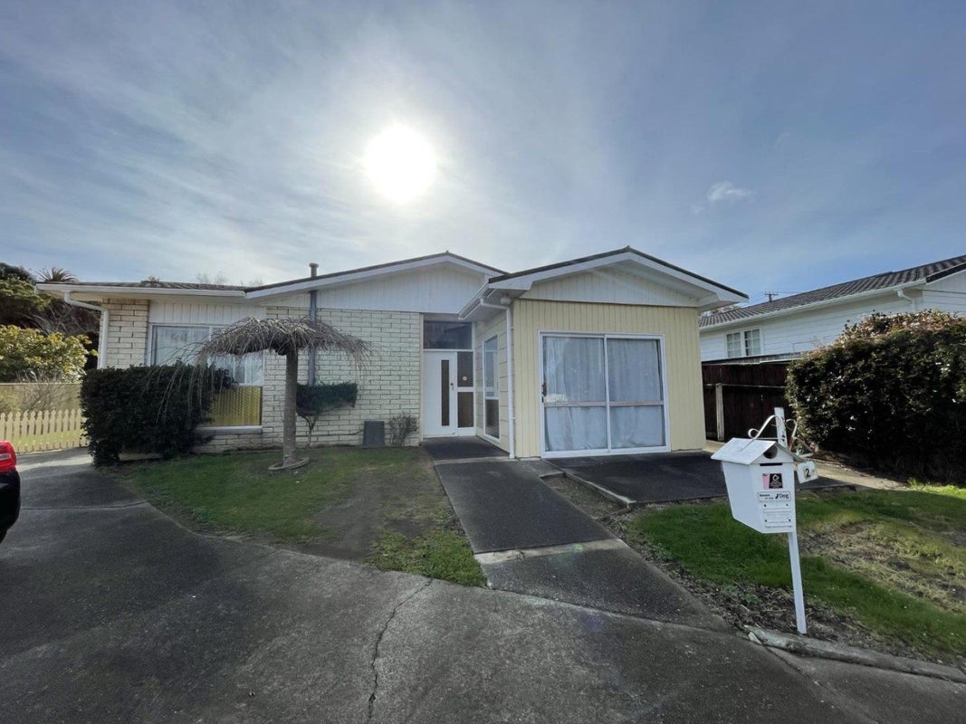 2 Aiken Road, Saint Johns Hill, Whanganui - Carousel 1