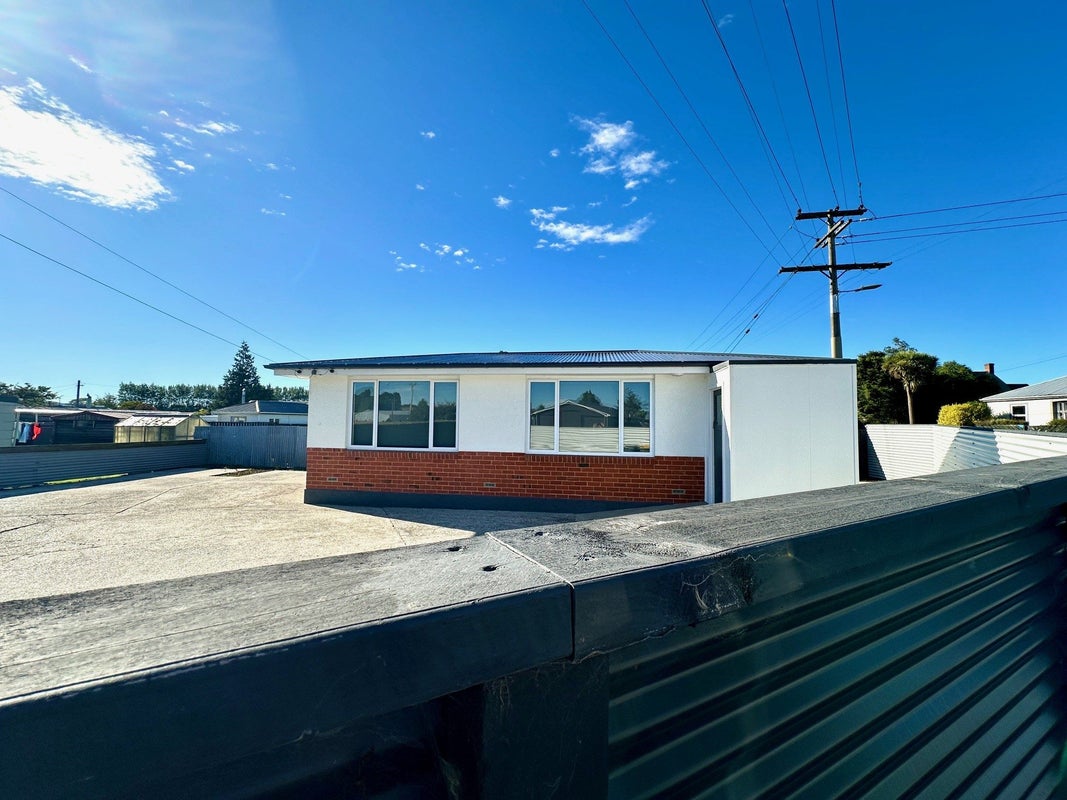 1 Baker Street, Weston, Oamaru - Carousel 1