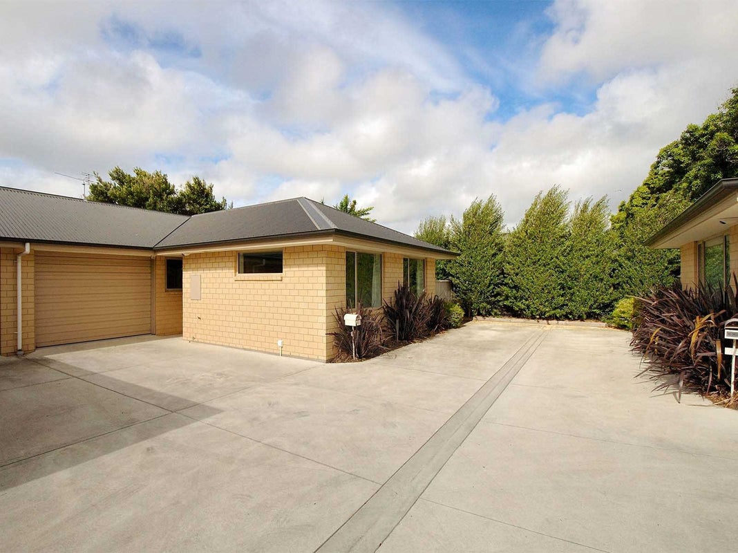 48 Thackeray Place, Waltham, Christchurch - Carousel 1