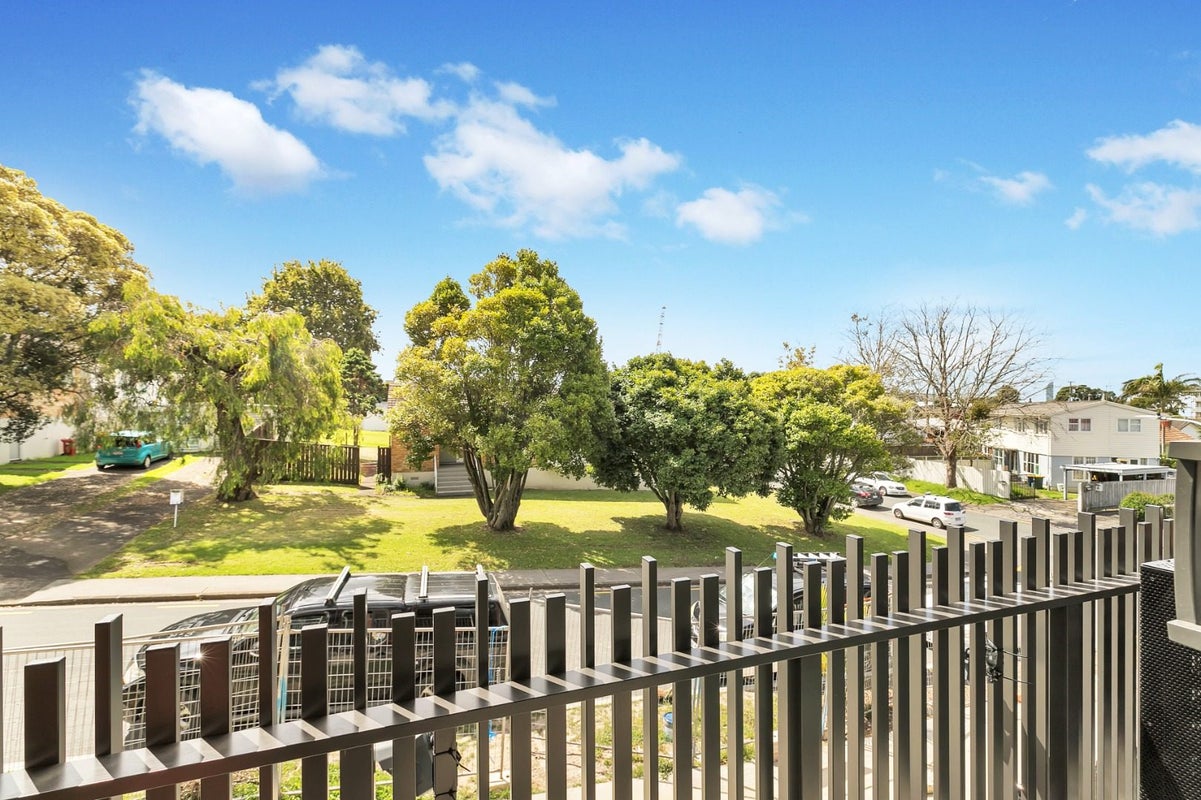 204/2 Ko Street, Northcote, Auckland - Carousel 2