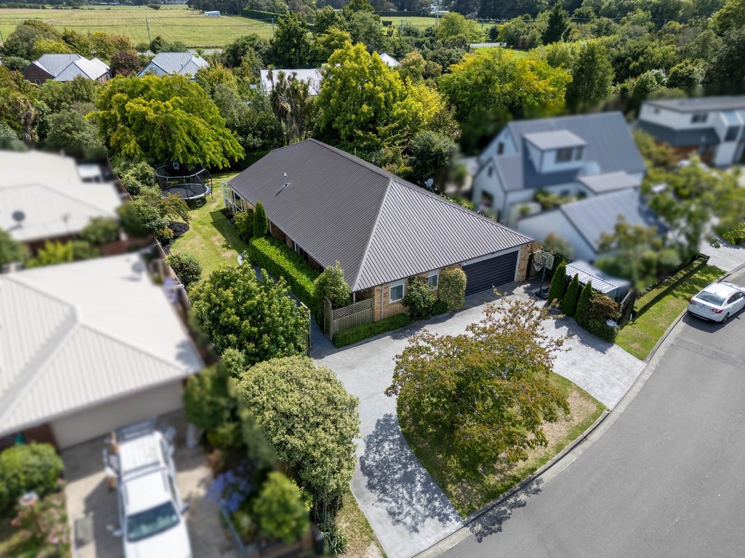 3 Hamish Place, Westmorland, Christchurch - Carousel 1