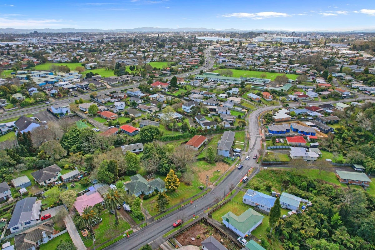 19 Urlich Avenue, Melville, Hamilton - Carousel 2
