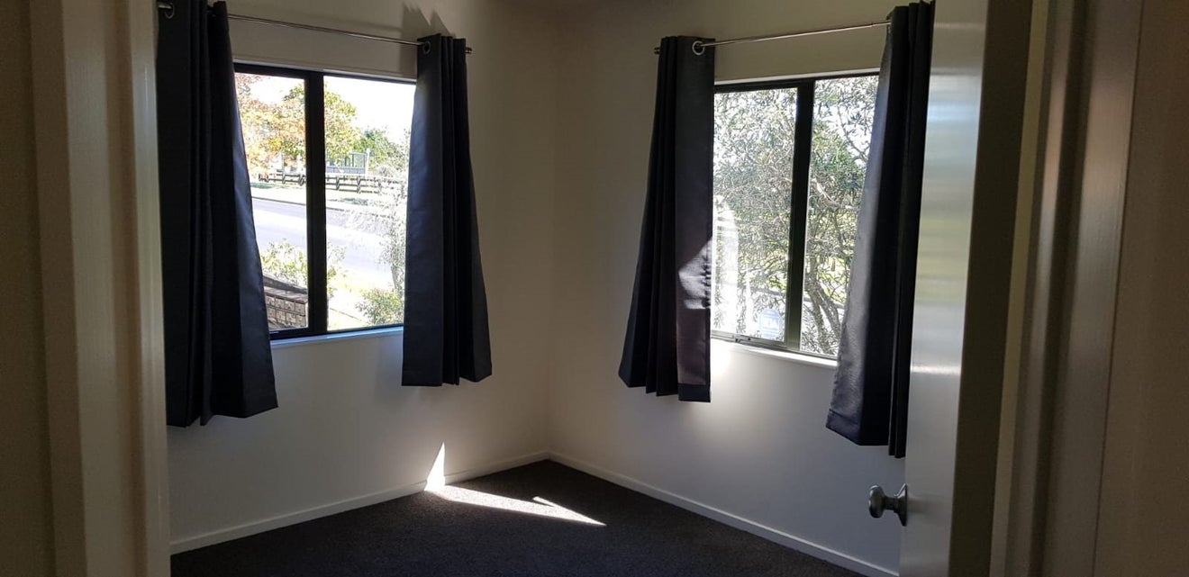 1/3 Orwell Road, Greenhithe, Auckland - Carousel 2