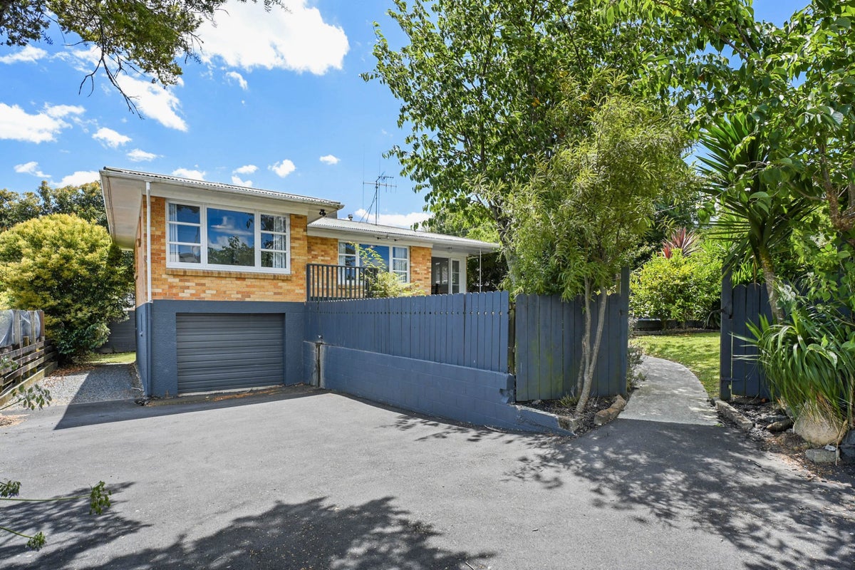 184 Tuhikaramea Road, Dinsdale, Hamilton - Carousel 1