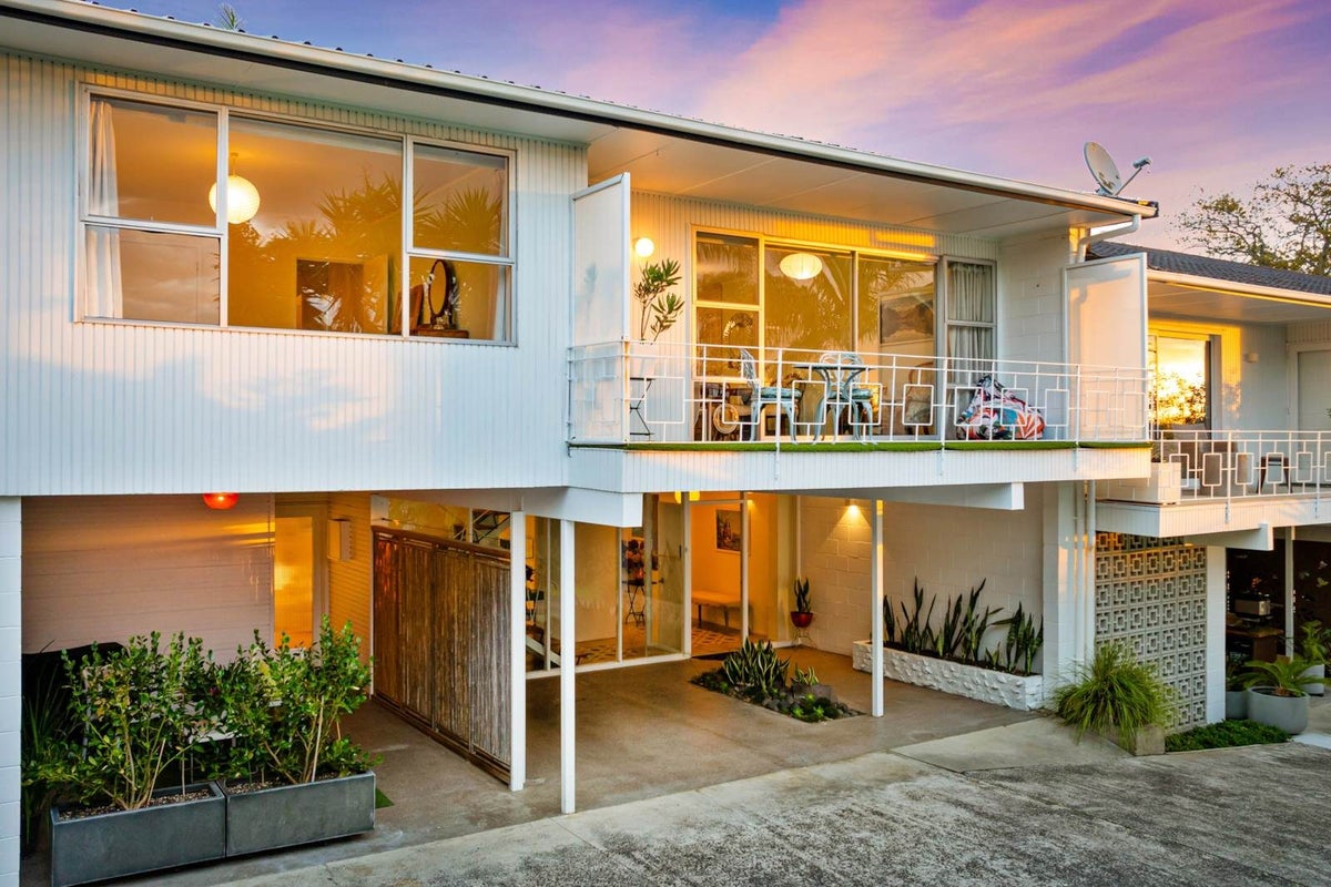 3/9 Clifton Road, Herne Bay, Auckland - Carousel 1