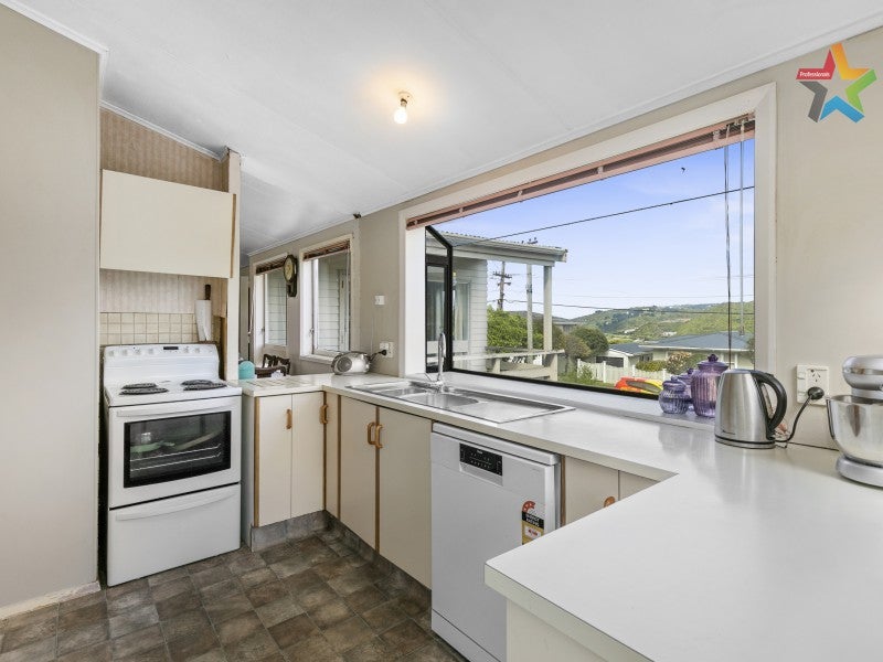 11 Lord Street, Stokes Valley, Lower Hutt - Carousel 2