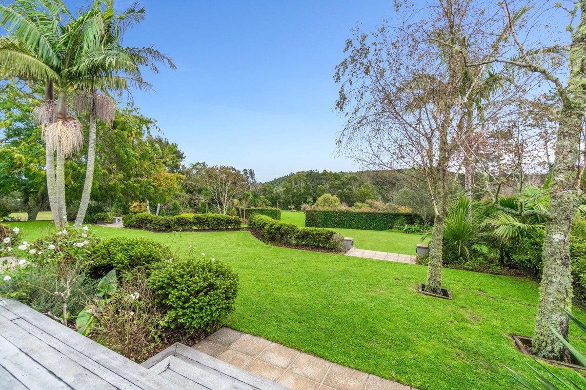 37 Hardens Lane, Paremoremo, Auckland - Carousel 2