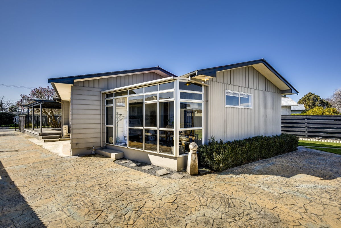8 Ngarimu Street, Havelock North, Havelock North - Carousel 1