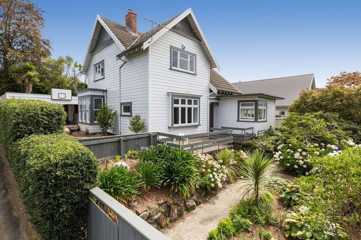 25 Grendon Street, Maori Hill, Dunedin - Carousel 1