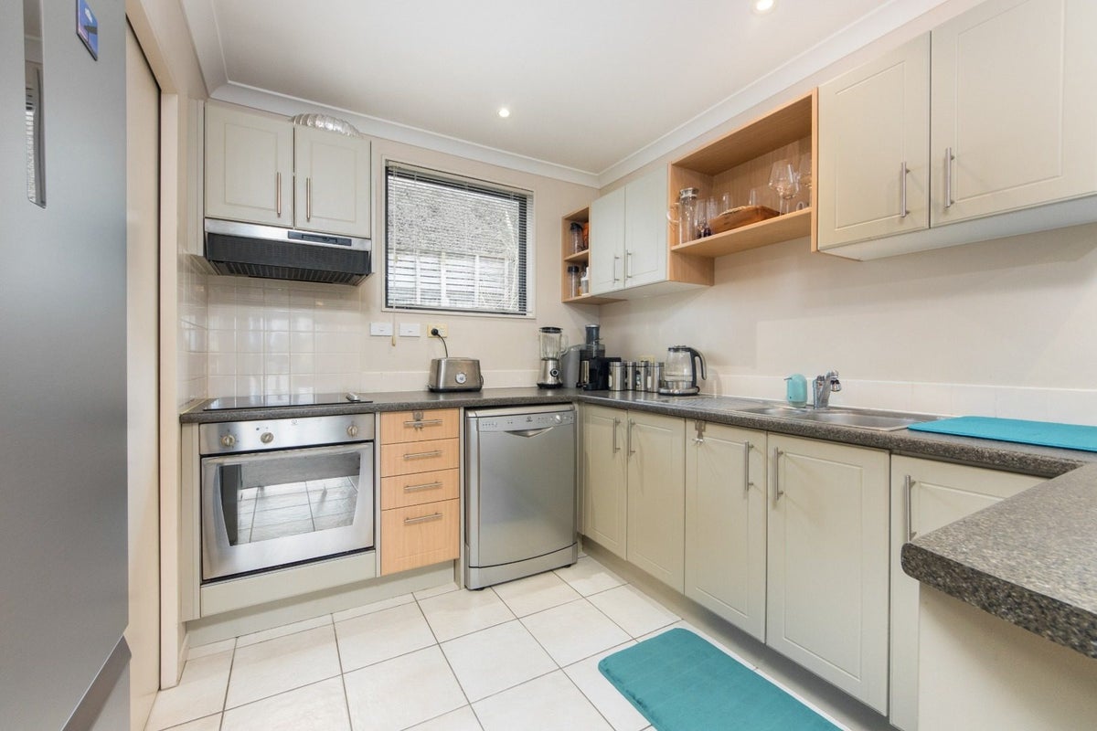 24/8 Monte Cassino Place, Birkdale, Auckland - Carousel 2