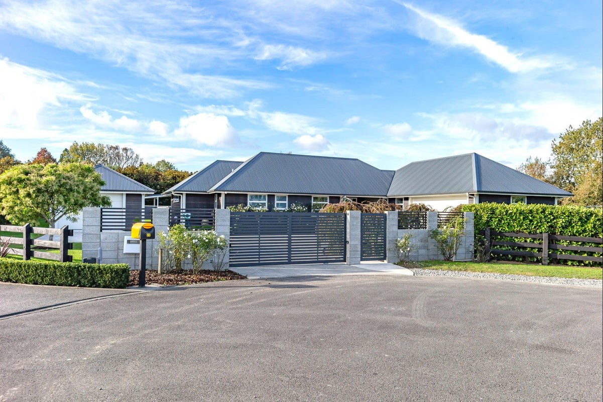 20 Tunbridge Wells, Ohau, Levin - Carousel 30