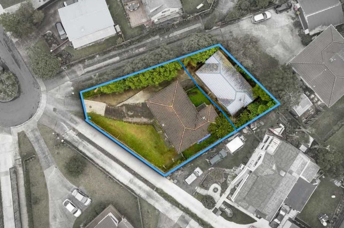22 Peterhouse Place, West Harbour, Auckland - Carousel 1