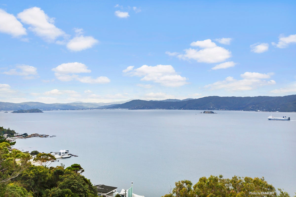 75 Seatoun Heights Road, Seatoun, Wellington - Carousel 1