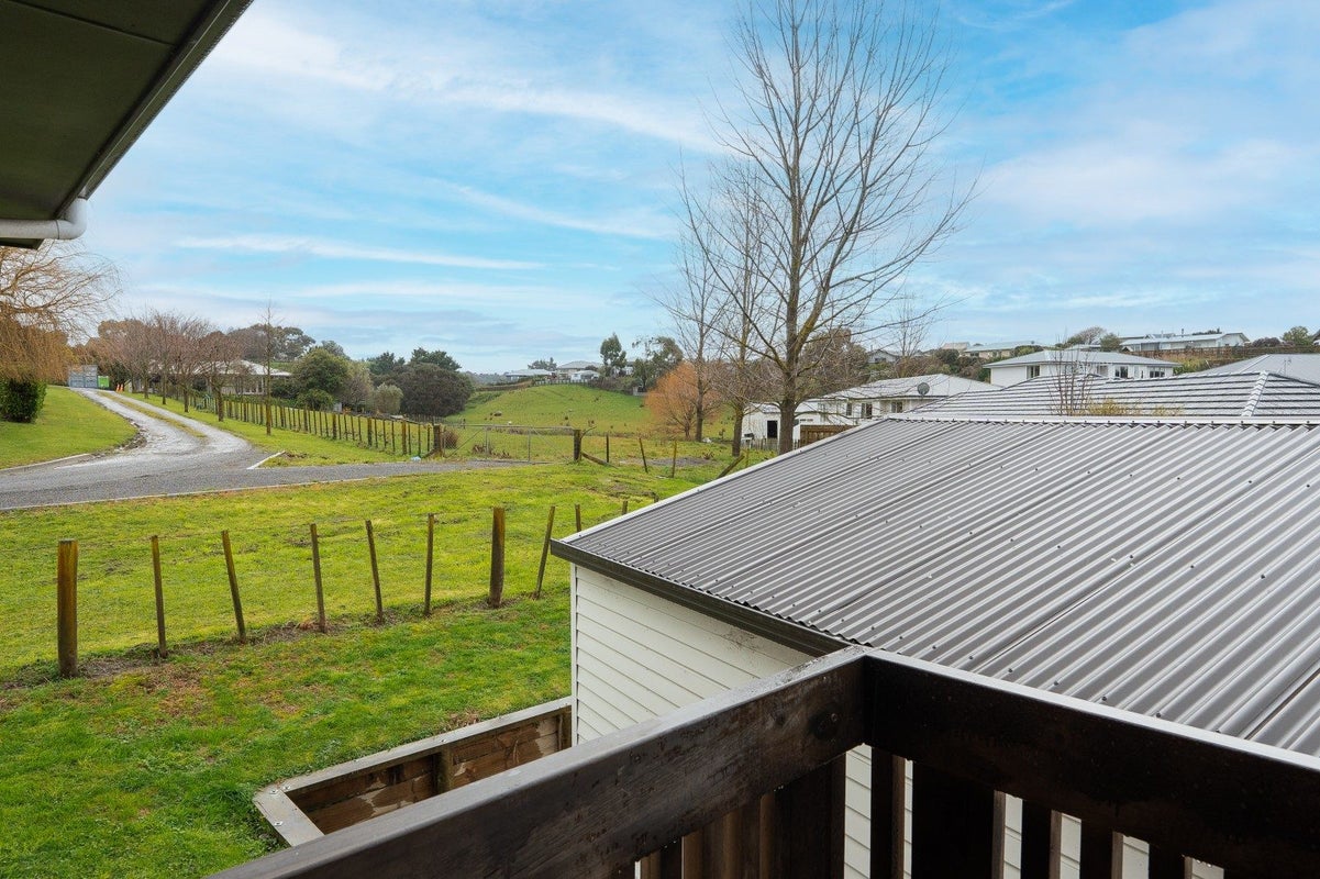 6 Poplar Grove, Feilding, Feilding - Carousel 2