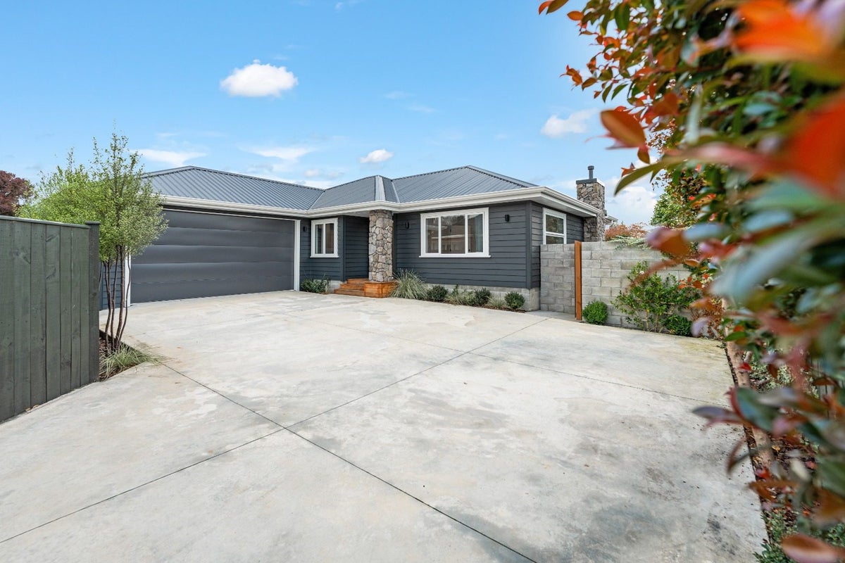 74A Manawatu Street, Hokowhitu, Palmerston North - Carousel 1