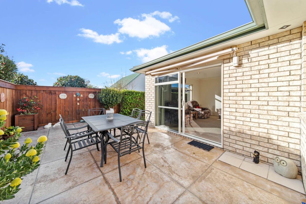 52 Doment Crescent, Orewa, Orewa - Carousel 1