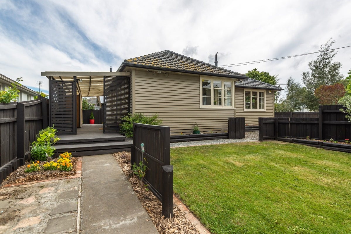 8 Truman Road, Bryndwr, Christchurch - Carousel 1