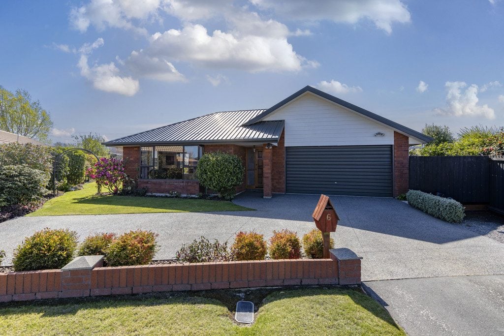 6 Thornhill Place, Sockburn, Christchurch - Carousel 1